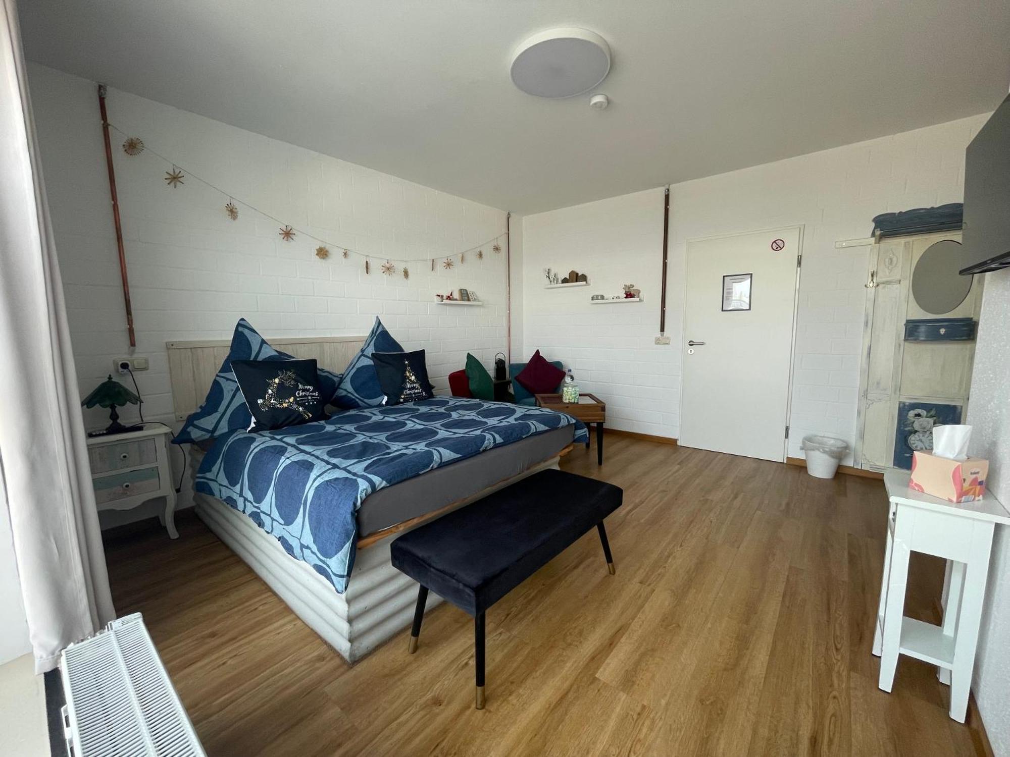 Mine Hotel Weilerswist Екстериор снимка